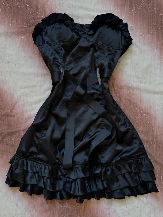 Elegantes schwarzes A-Linien-Partykleid aus Satin mit Herzausschnitt RF0955