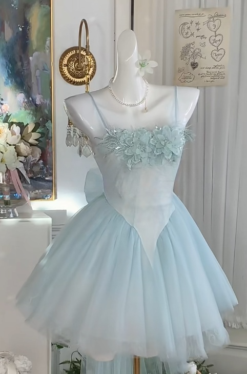 Märchenhaftes blaues Spaghettiträger-A-Linien-Tüll-Kurzabendkleid mit Applikationen Süßes Homecoming-Kleid RF0962