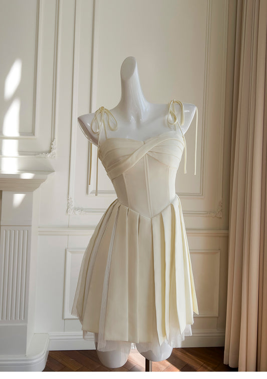 Schickes kurzes Abendkleid in A-Linie mit Spaghettiträgern, Hellgelbes Sweet 16-Kleid RF0979