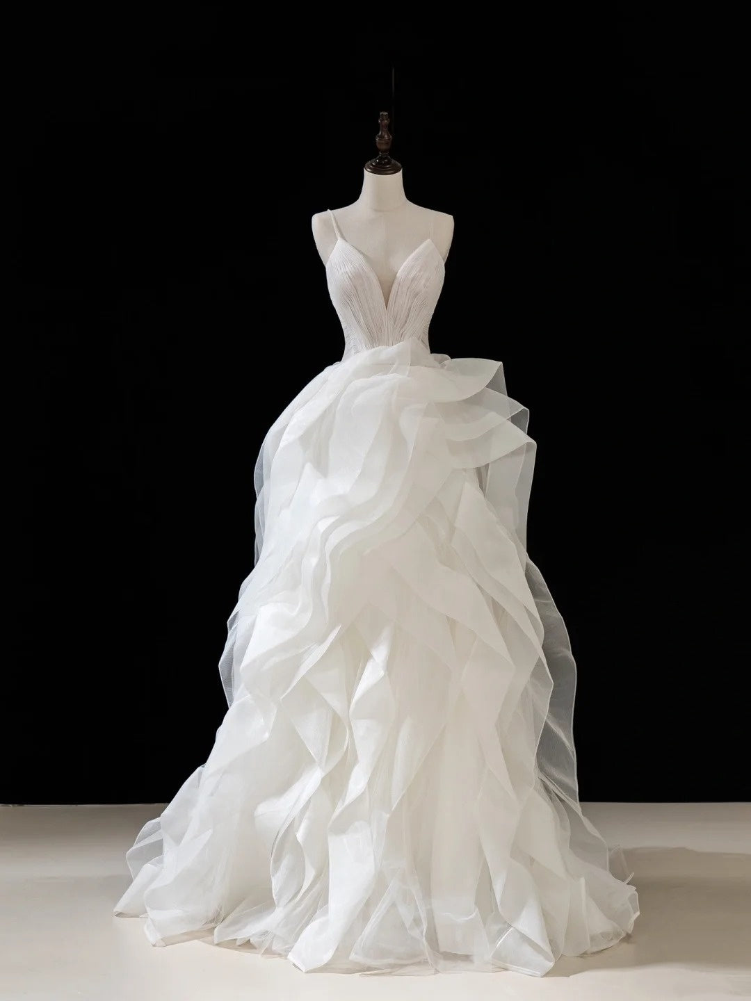 Robe de mariée élégante, robe de bal à bretelles spaghetti, blanche, sans manches, plissée, coupe ajustée, N230