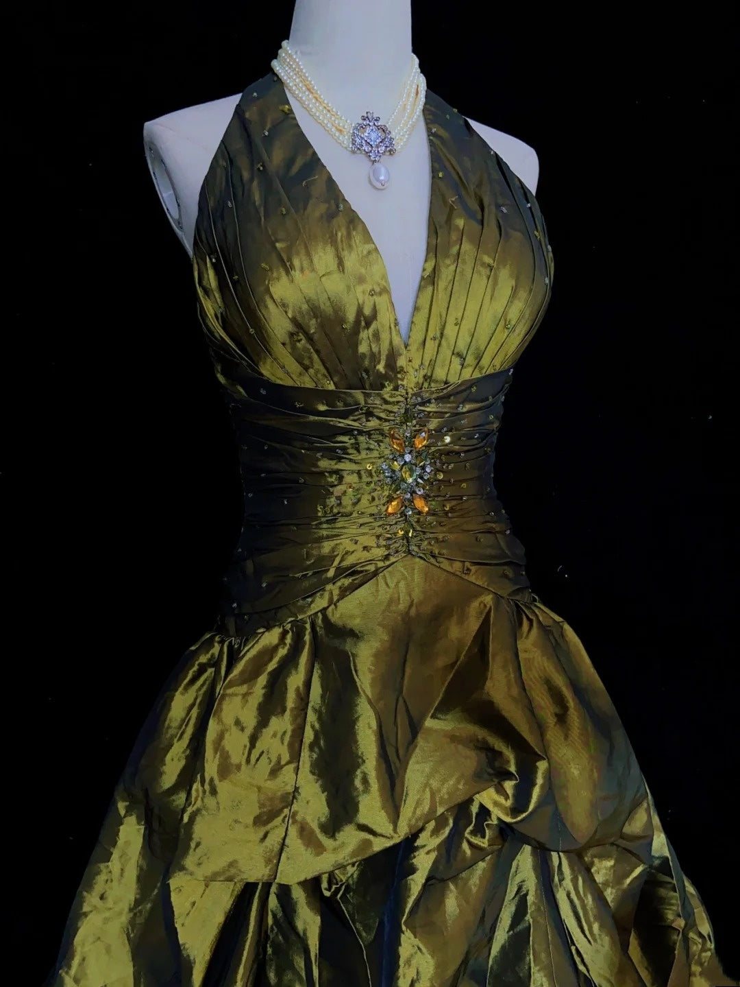 Robes de bal de promo modestes Robe de soirée en satin vert olive longue Robes de soirée formelles N3485