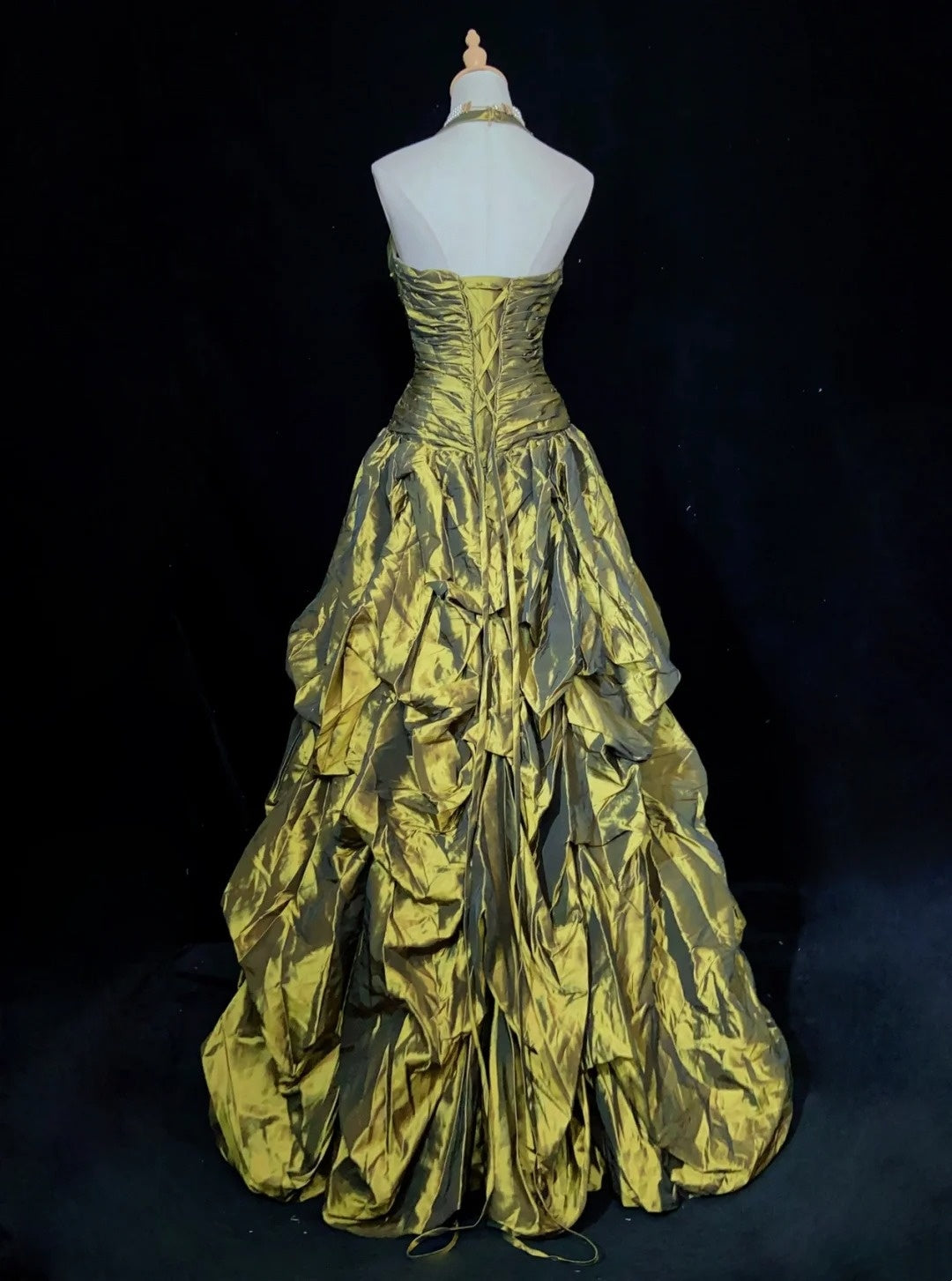Robes de bal de promo modestes Robe de soirée en satin vert olive longue Robes de soirée formelles N3485