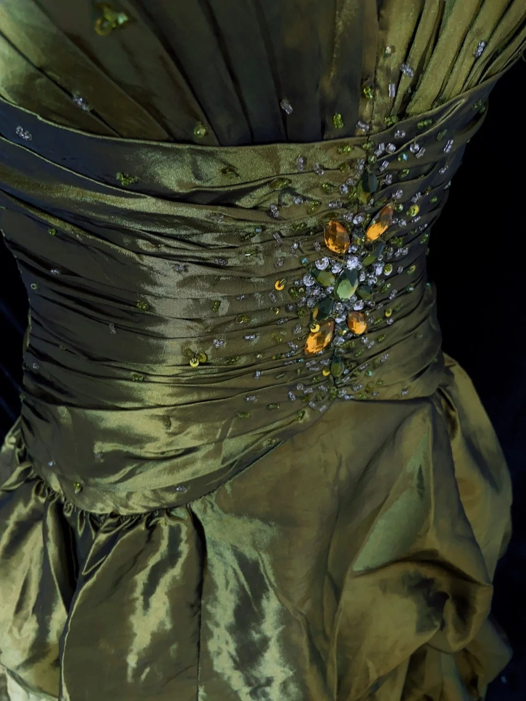 Robes de bal de promo modestes Robe de soirée en satin vert olive longue Robes de soirée formelles N3485