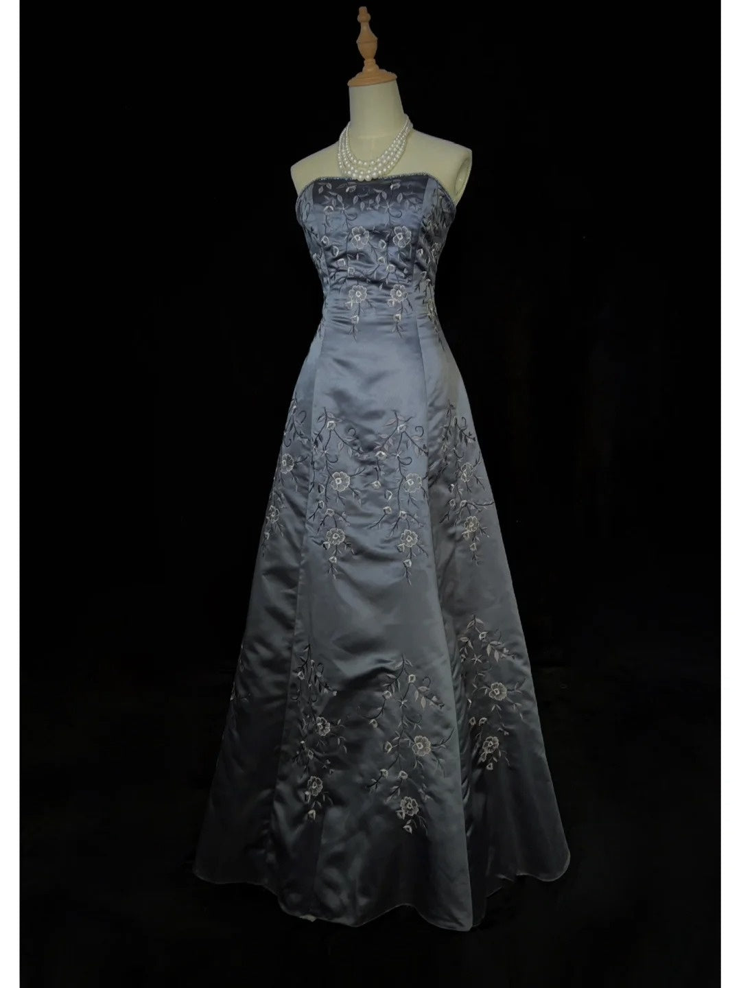 Vintage Prom Dresses Inspo Ball Gown Strapless Grey Satin With Embroidery For Women Formal Dress N3206