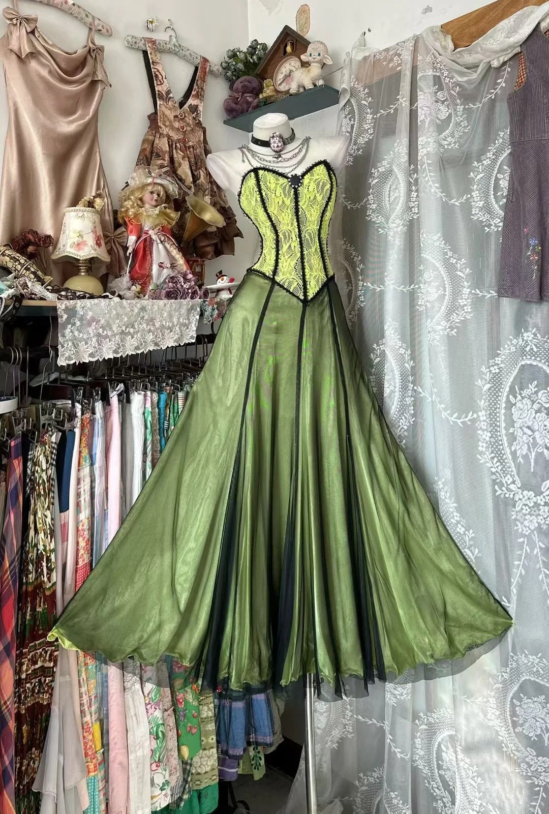 Charmantes Robes de Bal Coupe A Cœur Dentelle Verte Tulle Longueur Ras du Sol Tenues de Soirée N3589