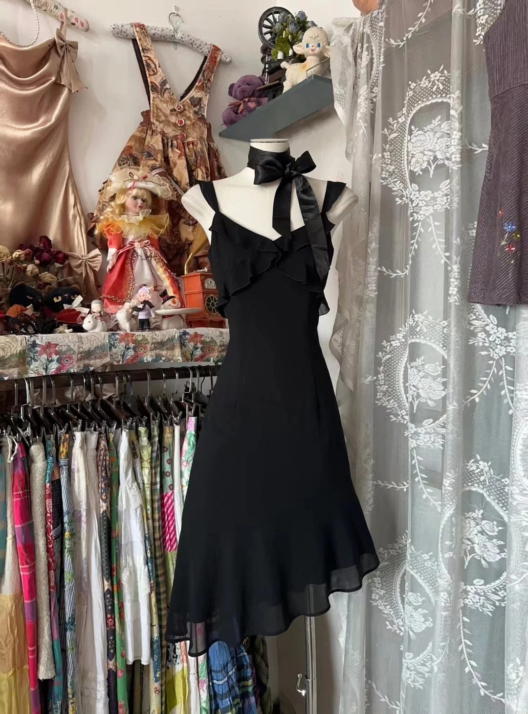Robe de 16e anniversaire en mousseline de soie noire, coupe trapèze, col en V, longueur genou, tenue de bal N3586