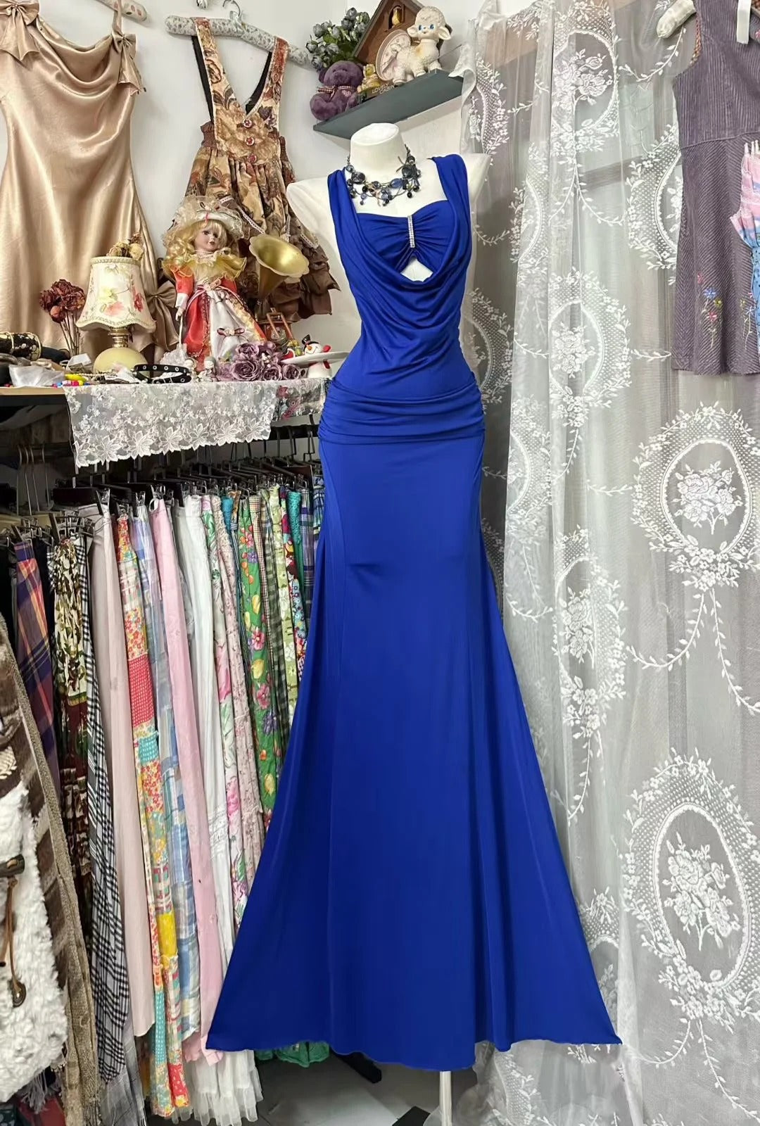 Robe de soirée vintage sirène bleu royal années 80 sans manches en mousseline, col carré, N1947