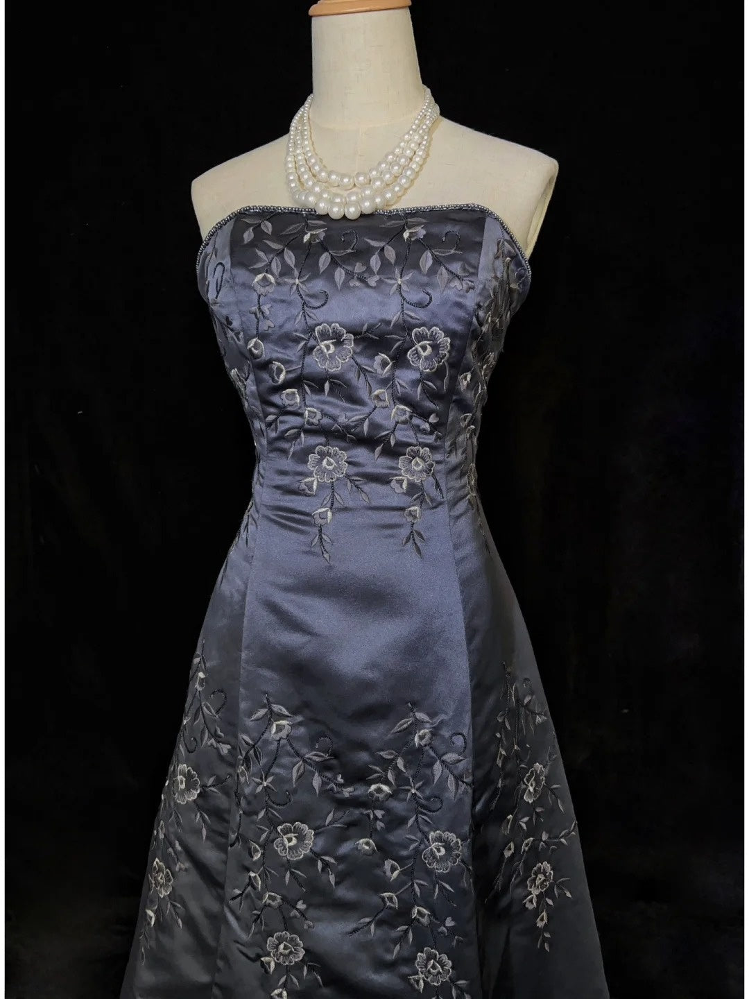 Vintage Prom Dresses Inspo Ball Gown Strapless Grey Satin With Embroidery For Women Formal Dress N3206