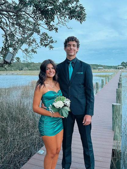 Sexy Etuikleid mit Herzausschnitt, grünes ärmelloses kurzes Satin-Abschlussballkleid für Teenager, Inspo für Abschlussfeiern, kurze festliche Kleider RB7292