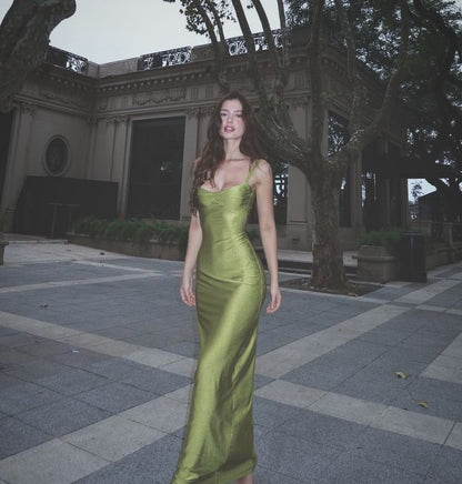 Robe de bal longue vert menthe élégante à fines bretelles et fronces, coupe sirène, modèle N262
