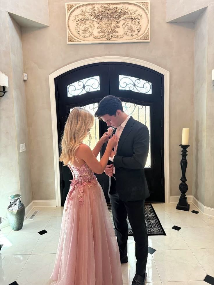 Elegantes, langes, formelles Abendkleid in A-Linie aus rosa Tüll mit Spitzenapplikationen und Herzausschnitt für Teenager, AB628