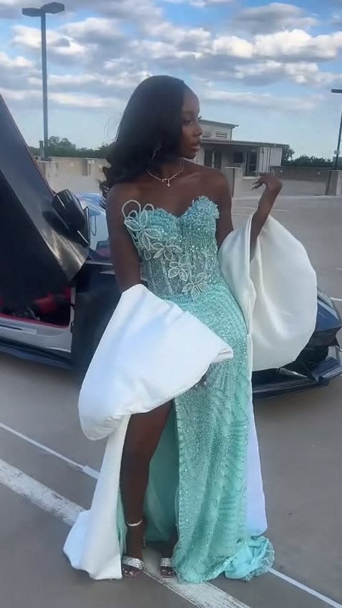 Hübsches Mintgrünes Trägerloses Korsett Meerjungfrauen Abendkleid mit Schlitz N2113