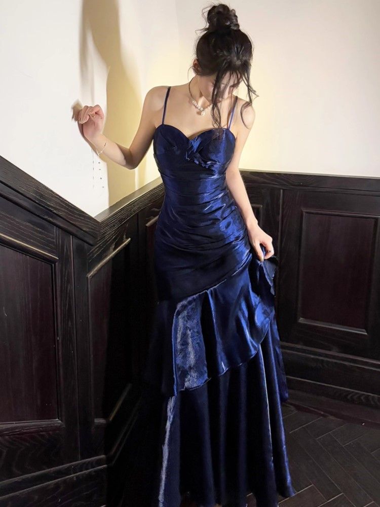 Elegantes Meerjungfrauen-Abendkleid mit Spaghettiträgern, langen Falten und Rüschen aus Satin in Königsblau (Vestidos De Dia AB555)