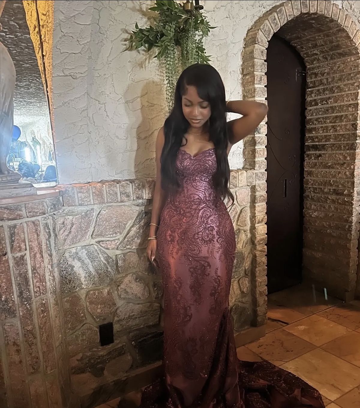 Robe de bal longue rose sirène scintillante à décolleté cœur et corsage perlé pour jeunes filles noires N637
