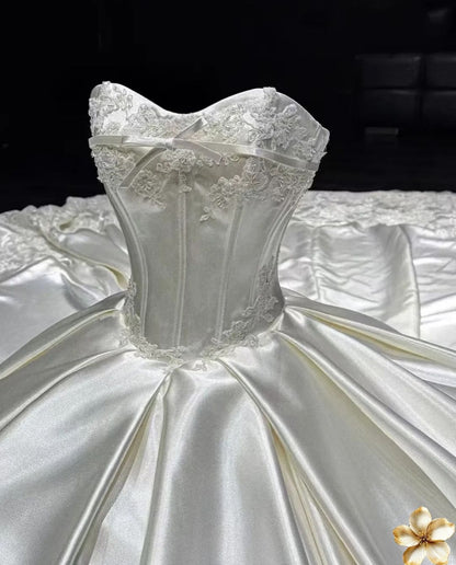Princess Wedding Dress Ball Gown Sweethart White Lace With Appliques Floor Length Bridal Gown RC1402