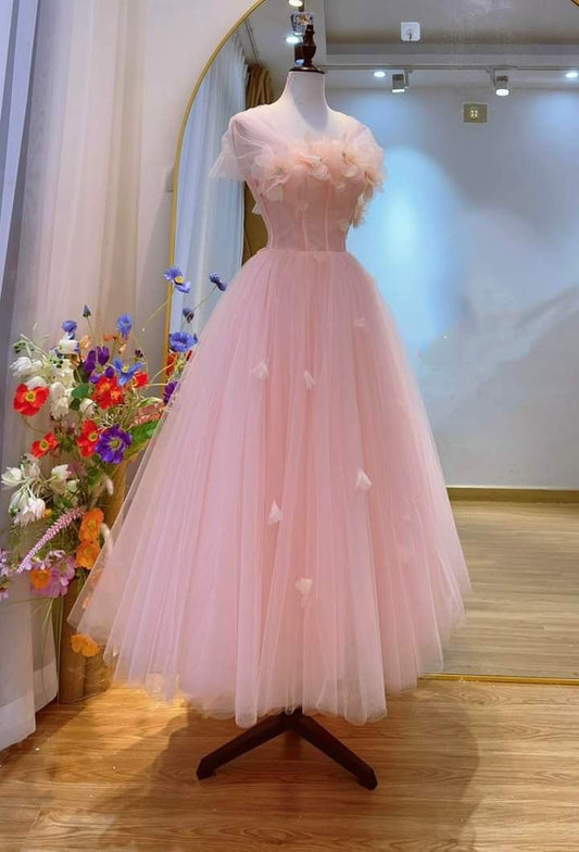 Niedliches, trägerloses Ballkleid aus hellrosa Tüll – Inspiration für formelle Anlässe, Partys und Abschlussbälle AB099