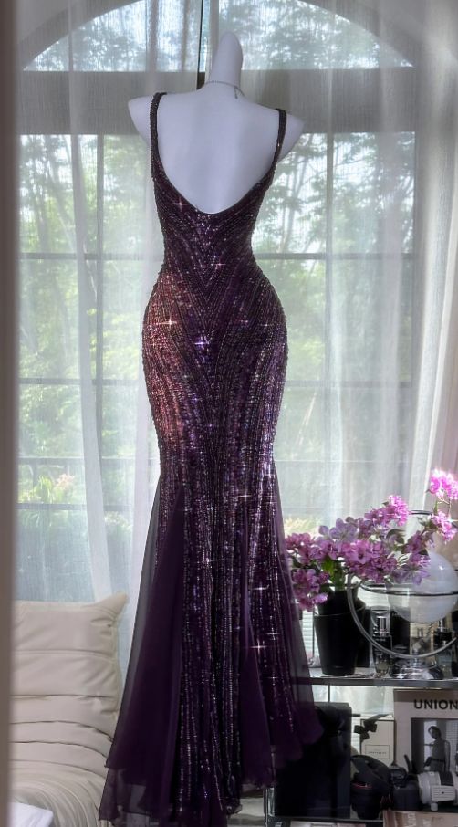 Robe de soirée longue sirène en mousseline violet foncé à sequins et col en V, style vintage, référence N875