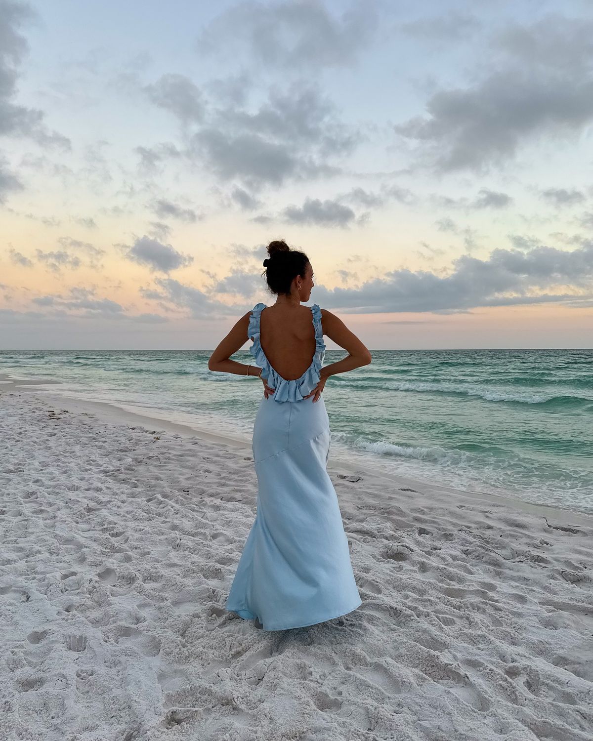 Einfaches Meerjungfrauenkleid aus blauem Chiffon mit V-Ausschnitt – Inspiration für Sommer und Frühling – Langes Kleid für Hochzeitsgäste und Geburtstagsoutfits N1635