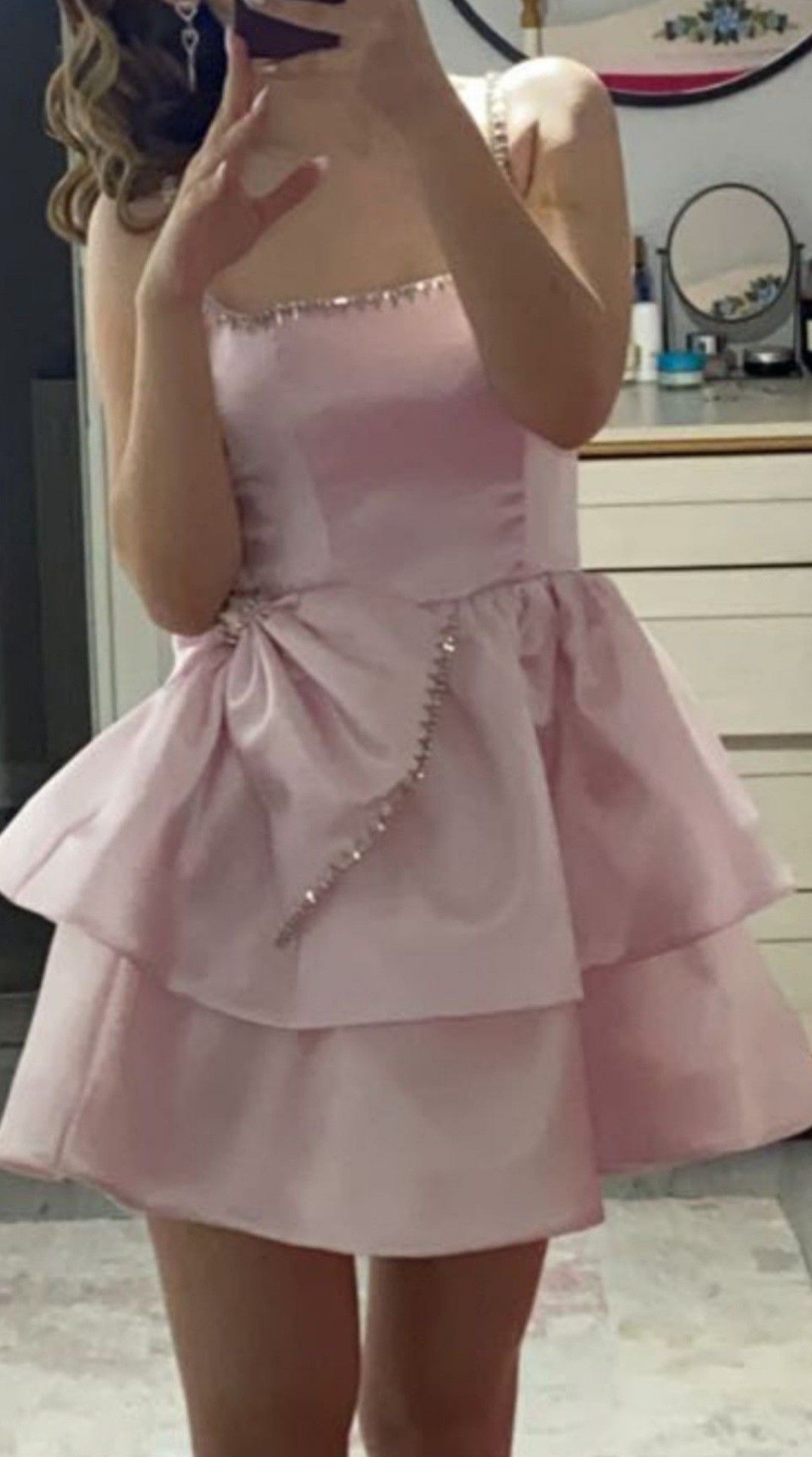 Niedliche A-Linien Spaghetti-Träger Rosa Satin Mini Homecoming Kleider High School Abschluss Hoco Outfits RB4580