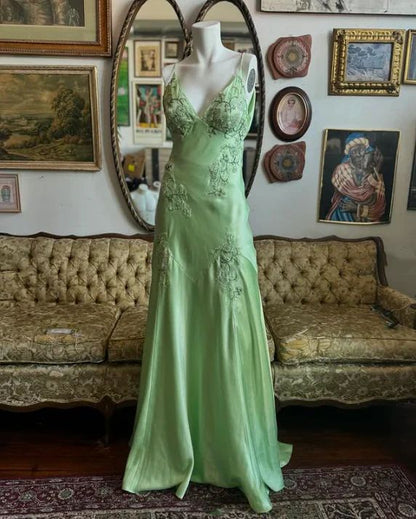 Robe de soirée sirène modeste à bretelles spaghetti, dos nu en dentelle raisin, satin, idéale pour le bal de fin d'année des lycéennes (N014)
