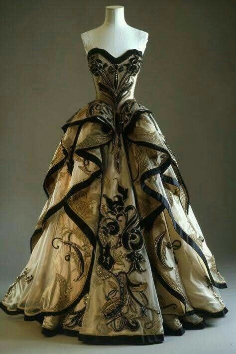 Robe de bal sobre à décolleté cœur, couleur champagne et noir, idéale pour une soirée, une fête ou un bal de fin d'année. Robe longue et élégante pour un 22e anniversaire (AB1350).