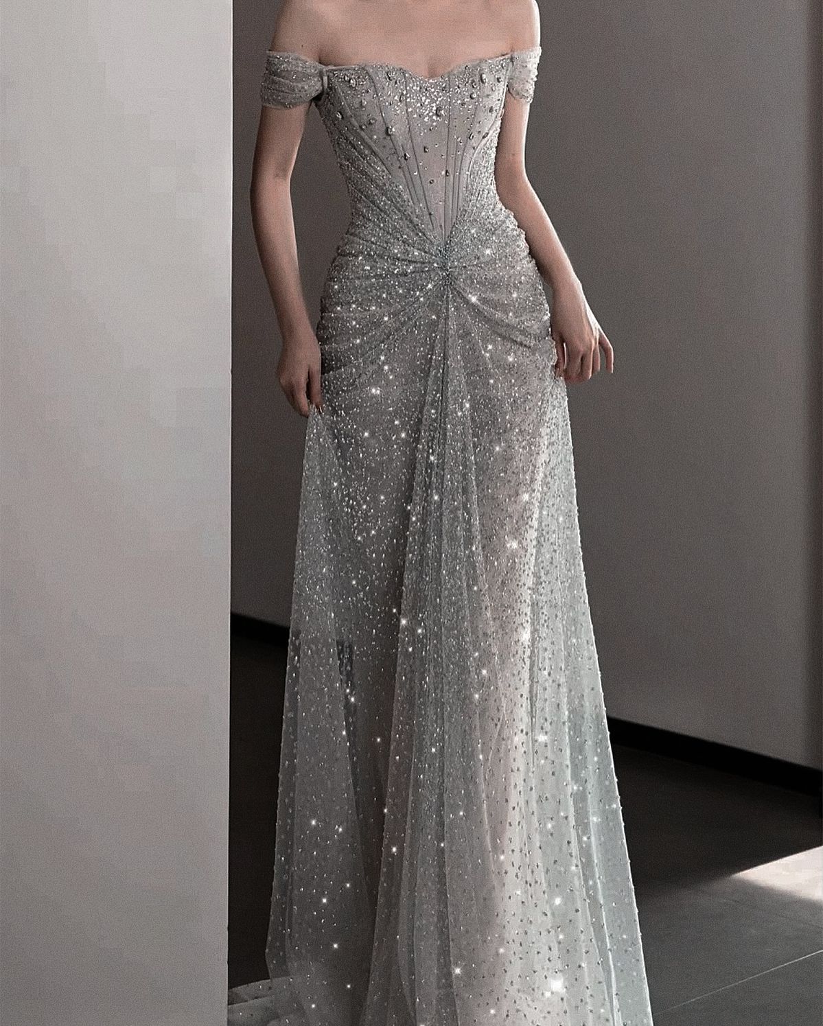 Bezauberndes, kurzes Meerjungfrauen-Abendkleid mit silbernen Pailletten und Perlenstickerei, langes Kleid mit kurzen Ärmeln, AB1514