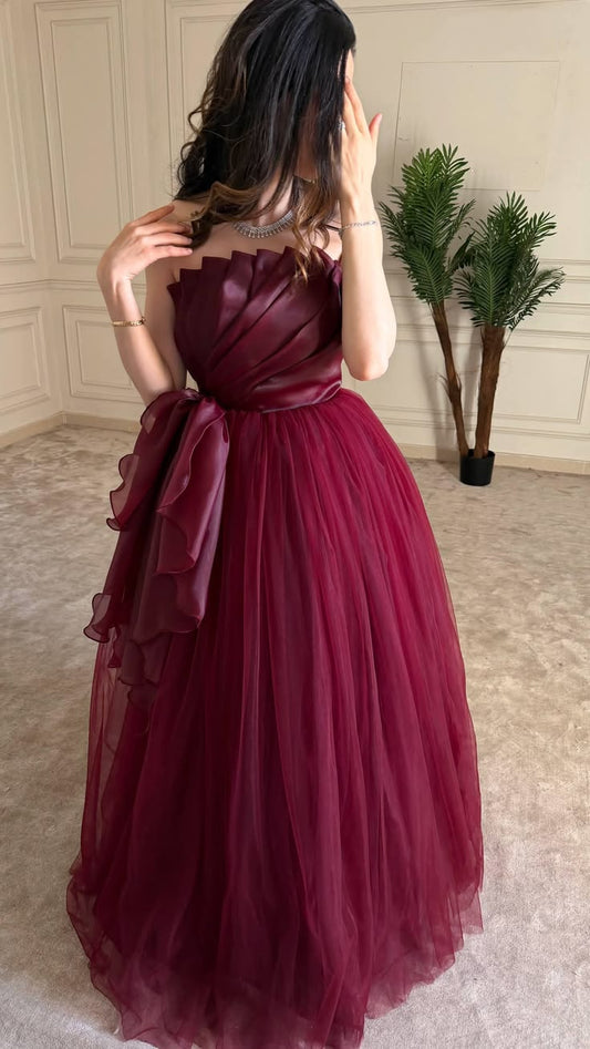 Sweet 16 Ballkleid trägerlos bordeaux Tüll ärmellos mit gerafftem Sweet-Sixteen-Kleid RB9456