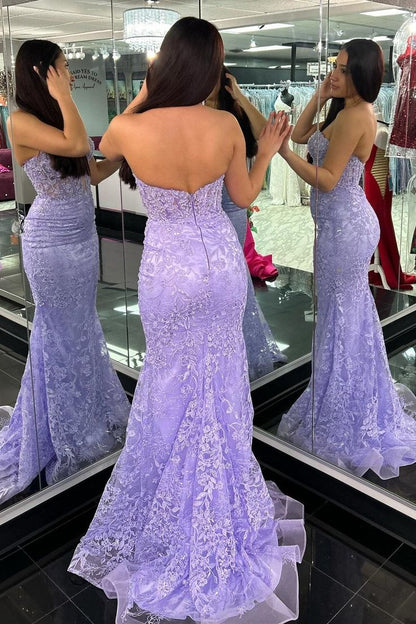 Robe de bal longue trompette à décolleté en cœur et application de dentelle - Inspiration pour une tenue de soirée N248