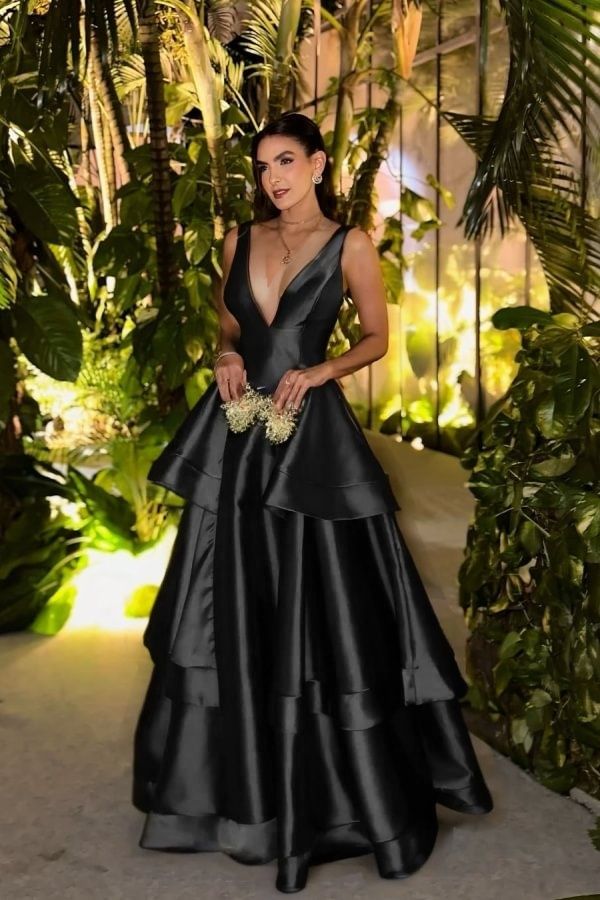 Robe de bal longue sans manches à bretelles, décolleté en V profond et plis, style trapèze, idéale pour un anniversaire (AB2313)