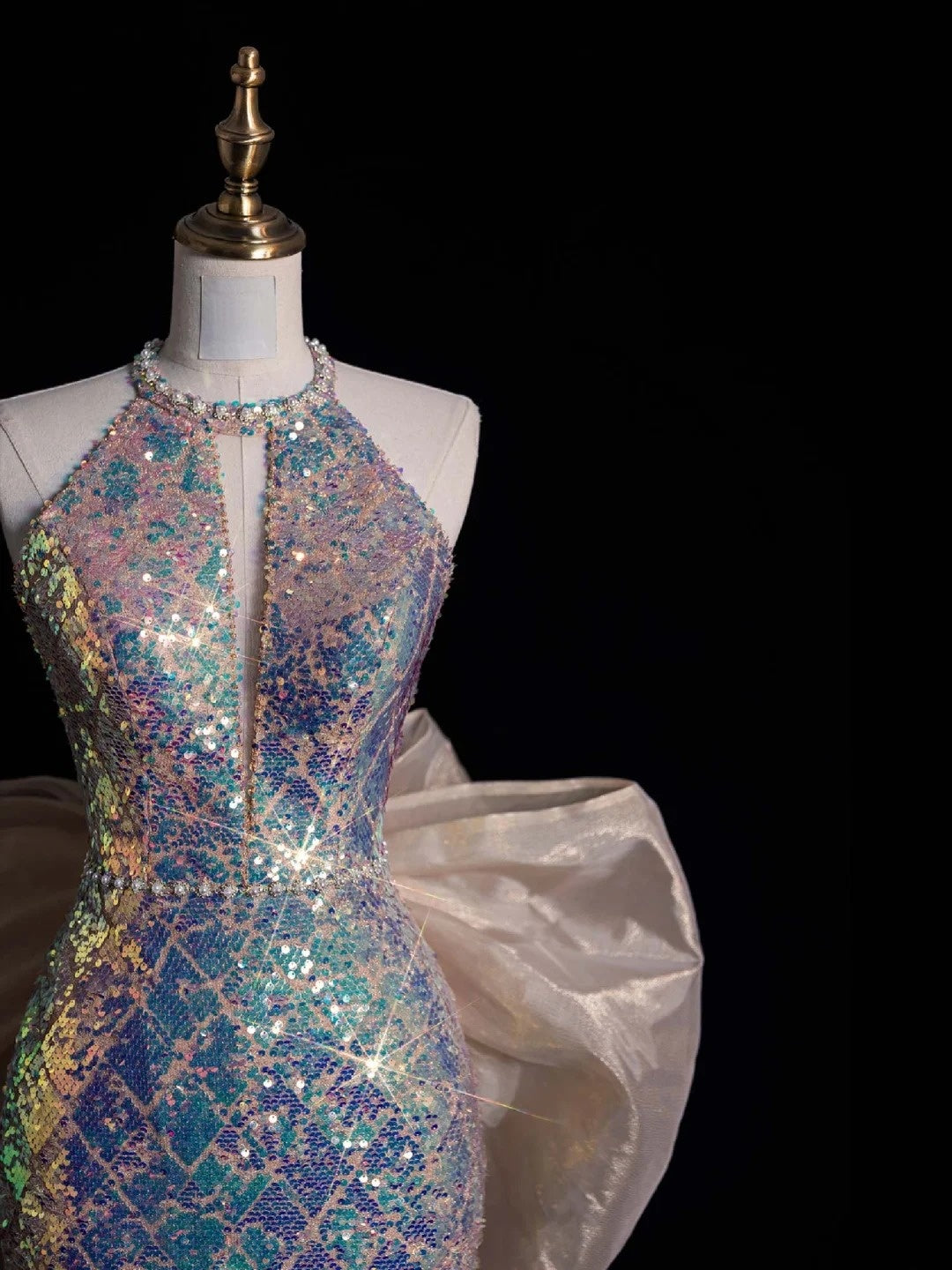 Robe de bal longue sirène à paillettes, col rond, sans manches, sans sequins, N680
