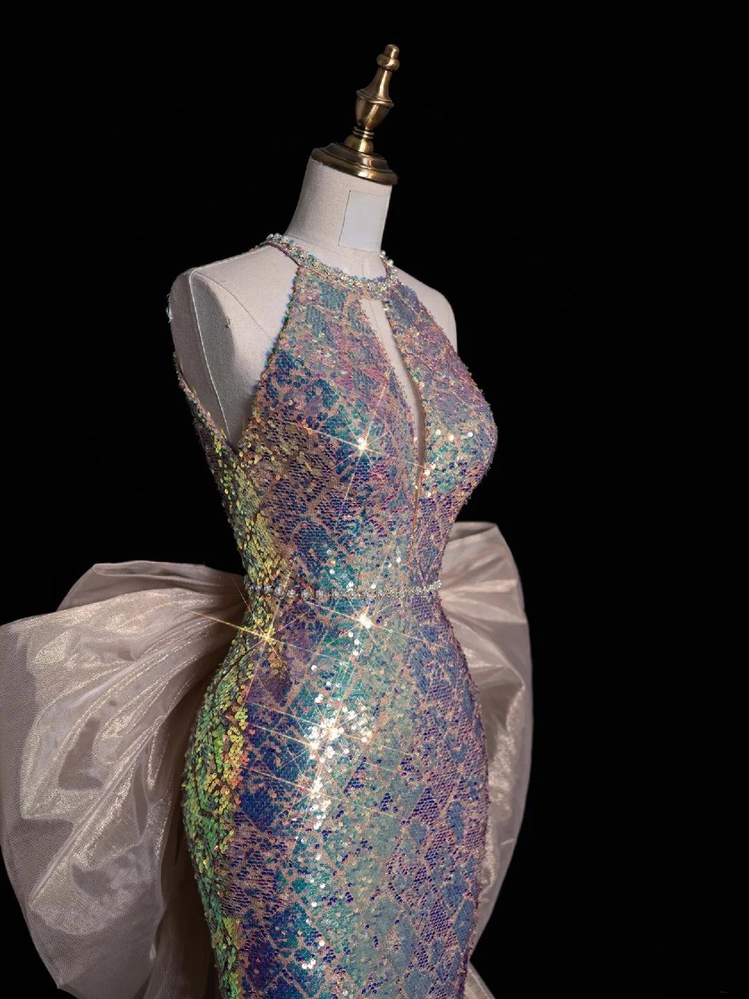 Robe de bal longue sirène à paillettes, col rond, sans manches, sans sequins, N680