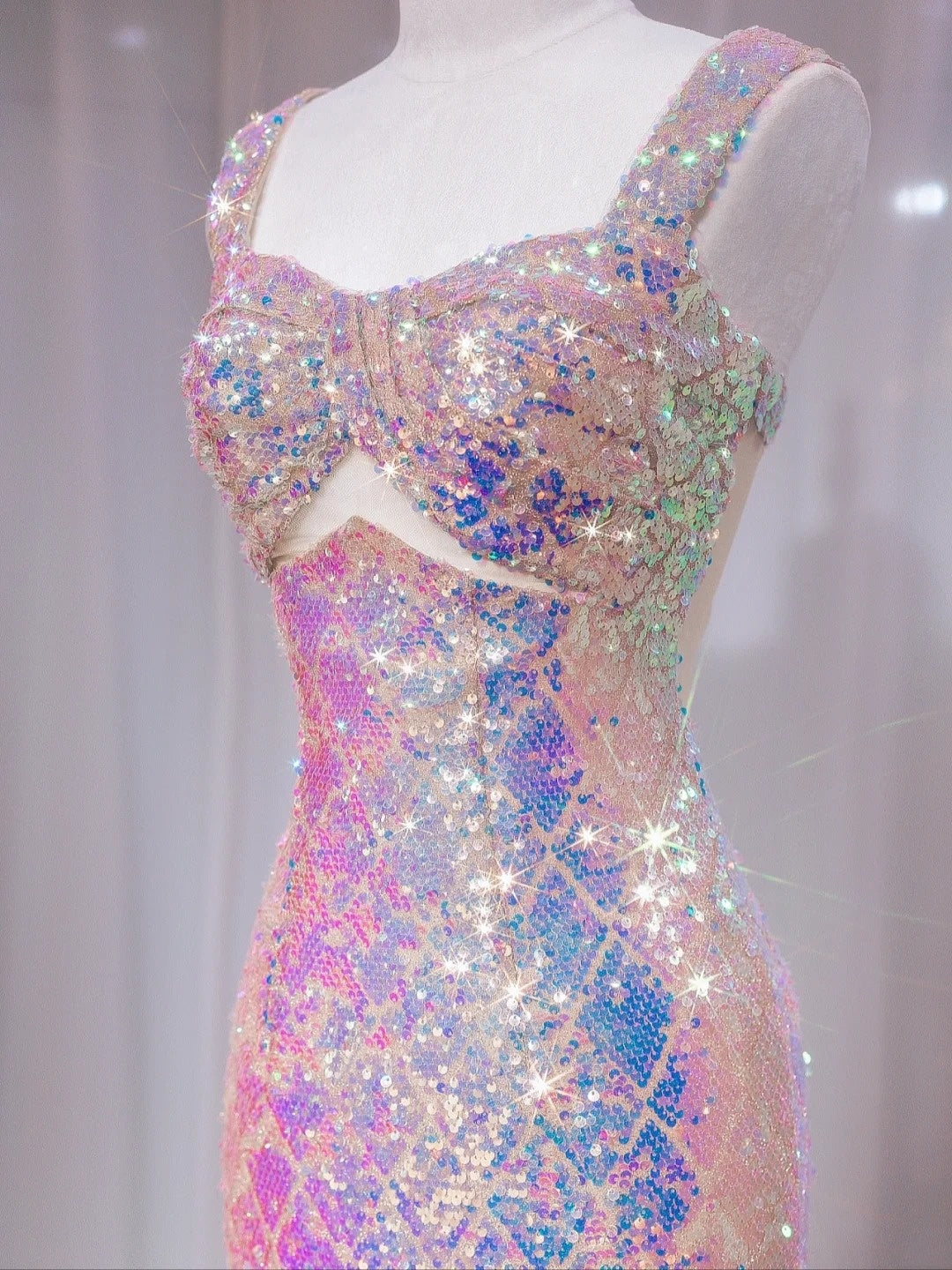 Funkelndes Meerjungfrauen-Abendkleid mit herzförmigem Ausschnitt, Trägern, rosa Pailletten, langes Ballkleid N724
