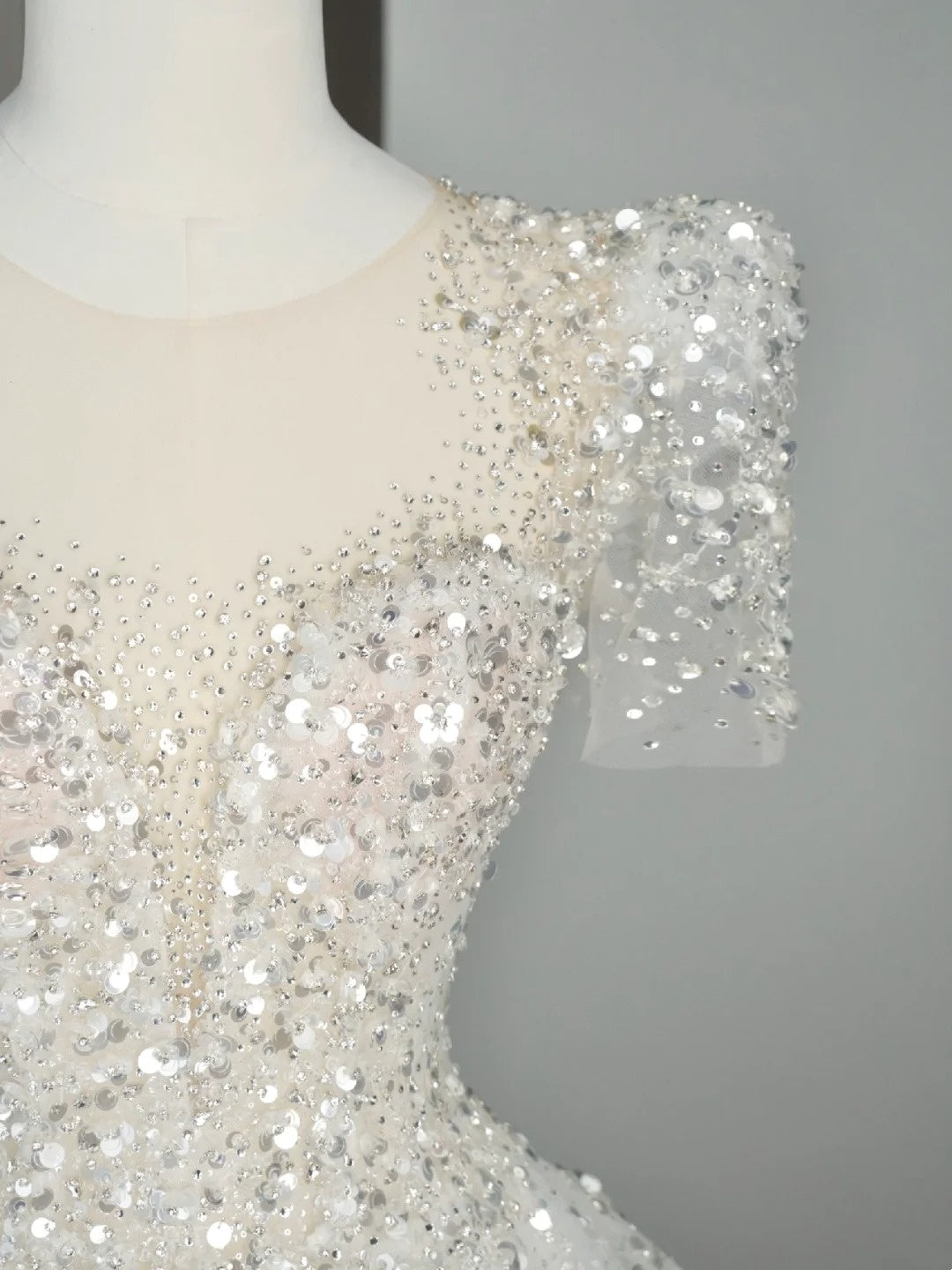 Robe de bal intemporelle bustier cœur en tulle blanc à sequins, robe de mariée longue de conte de fées automnal N540