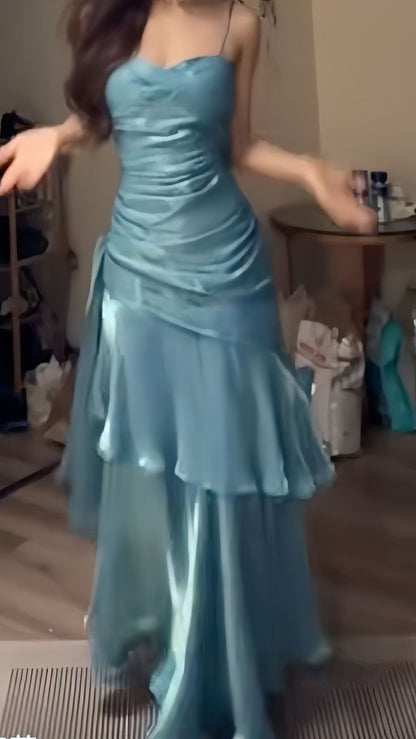 Modisches burgunderrotes Rüschen-Abendkleid mit Spaghettiträgern, Tanzkleid AB1613