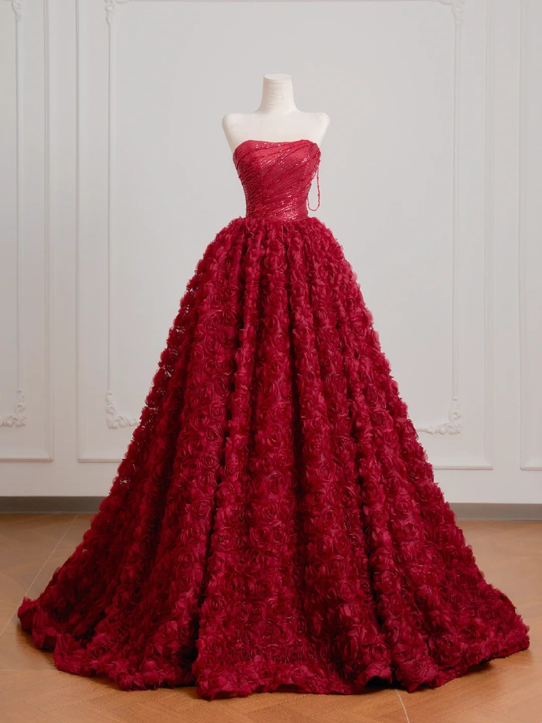 Robe de bal intemporelle bustier en tulle fleuri bordeaux, inspiration robe de soirée N402