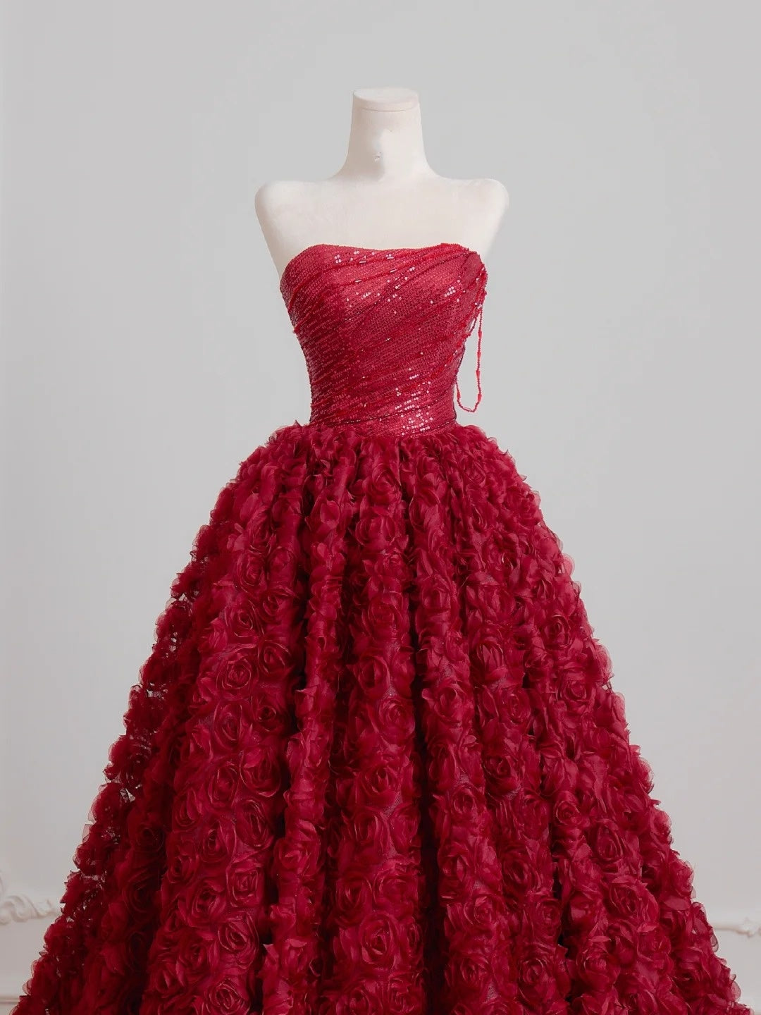 Robe de bal intemporelle bustier en tulle fleuri bordeaux, inspiration robe de soirée N402