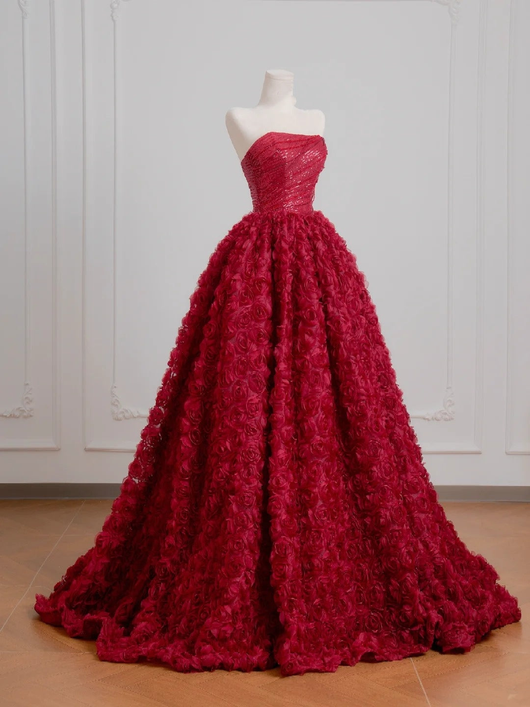 Robe de bal intemporelle bustier en tulle fleuri bordeaux, inspiration robe de soirée N402