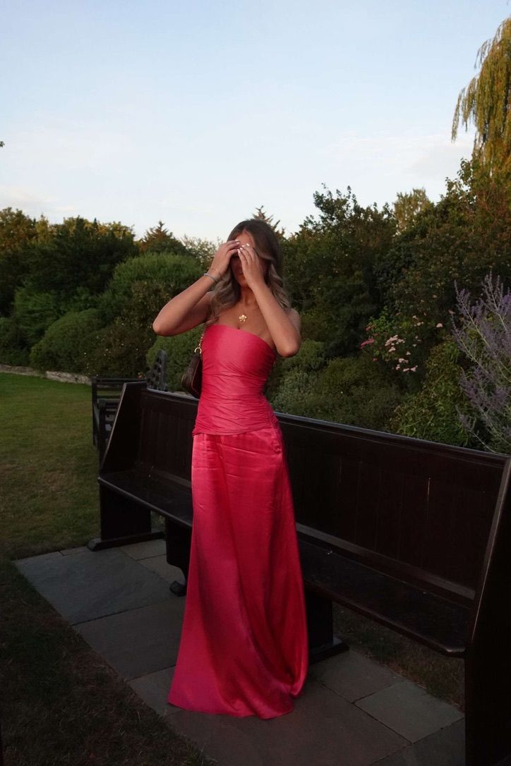 Robe de mariée longue sirène classique sans bretelles en satin rose fuchsia, inspiration N1666