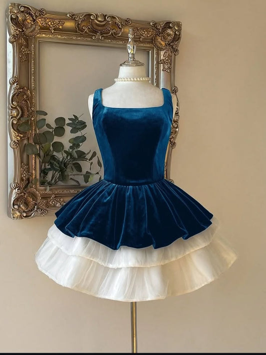 Hübsches Ballkleid Quadratischer Ausschnitt Marineblau Weiß Samt Tüll Kurze Mini Homecoming Kleider Abschlusskleid N2436