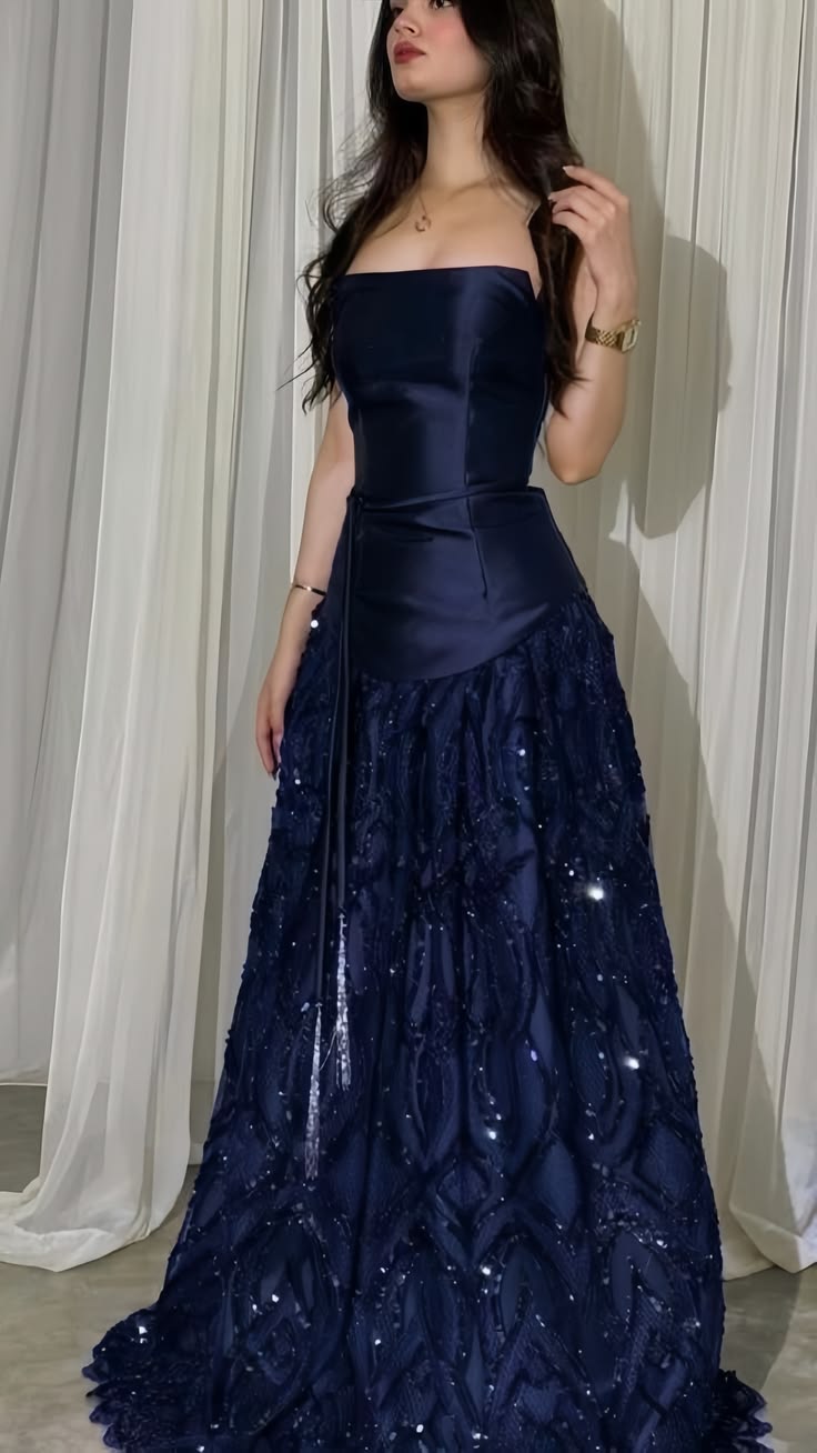 Elegantes, trägerloses, nachtblaues, langes Ballkleid aus Satin, nachtblaues Abendkleid N1863