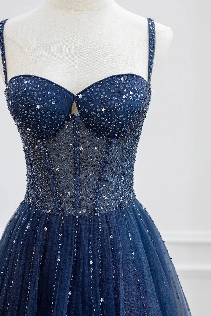 Robe de bal longue en tulle bleu marine à fines bretelles et perles argentées, coupe trapèze, AC013