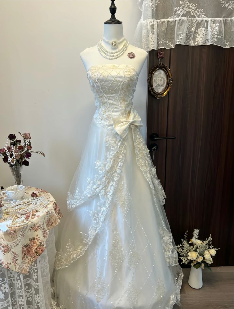 Robe de bal longue plissée en tulle blanc, sans bretelles et sans manches, pour femme, modèle AB1494