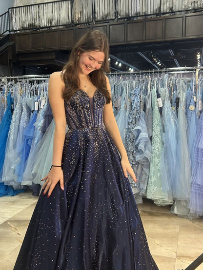 Elegantes, rückenfreies, langes Party- und Ballkleid in A-Linie aus marineblauem Satin mit Spaghettiträgern und Perlenstickerei (AB1611)