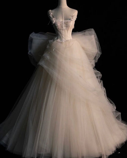 Robe de bal romantique pour femme, col carré, style années 80, ornée d'un nœud en dentelle, en tulle plissé et traîne, robe de mariée AB1488