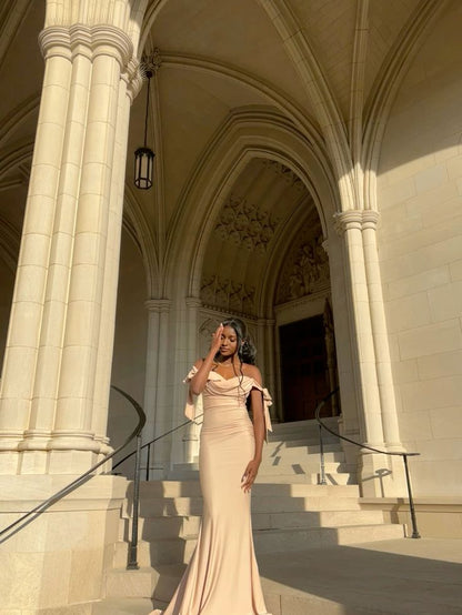 Sexy Meerjungfrauen-Abendkleid mit schulterfreiem Schnitt, langer Schleppe und Champagner-Schnitt – Inspiration für das perfekte Abendkleid AB1038