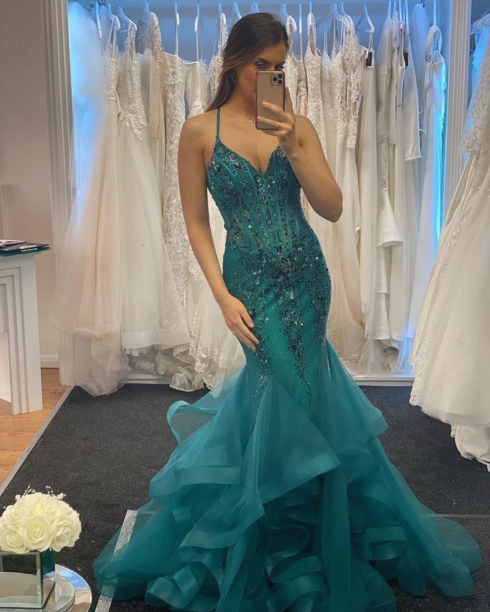 Glitzerndes Meerjungfrauen-Halterkleid aus blauem Tüll für Damen, langes formelles Ballkleid, 22. Geburtstagskleid AB1399