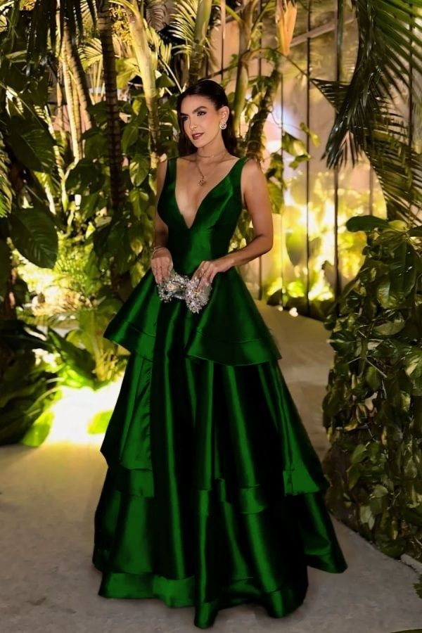 Robe de bal longue sans manches à bretelles, décolleté en V profond et plis, style trapèze, idéale pour un anniversaire (AB2313)