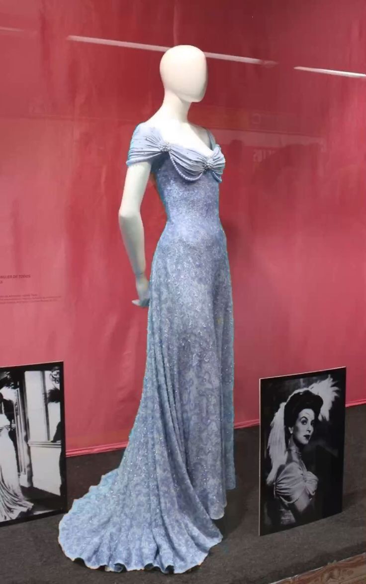 Robe de bal longue vintage en dentelle bleue, coupe trapèze, décolleté cœur, élégante, tenue de danse N533