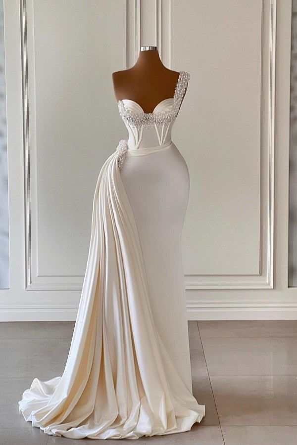 Meerjungfrauen-Abendkleid AB1645: Asymmetrisch, bodenlang, ärmellos, mit Perlenbesatz und seitlicher Schleppe