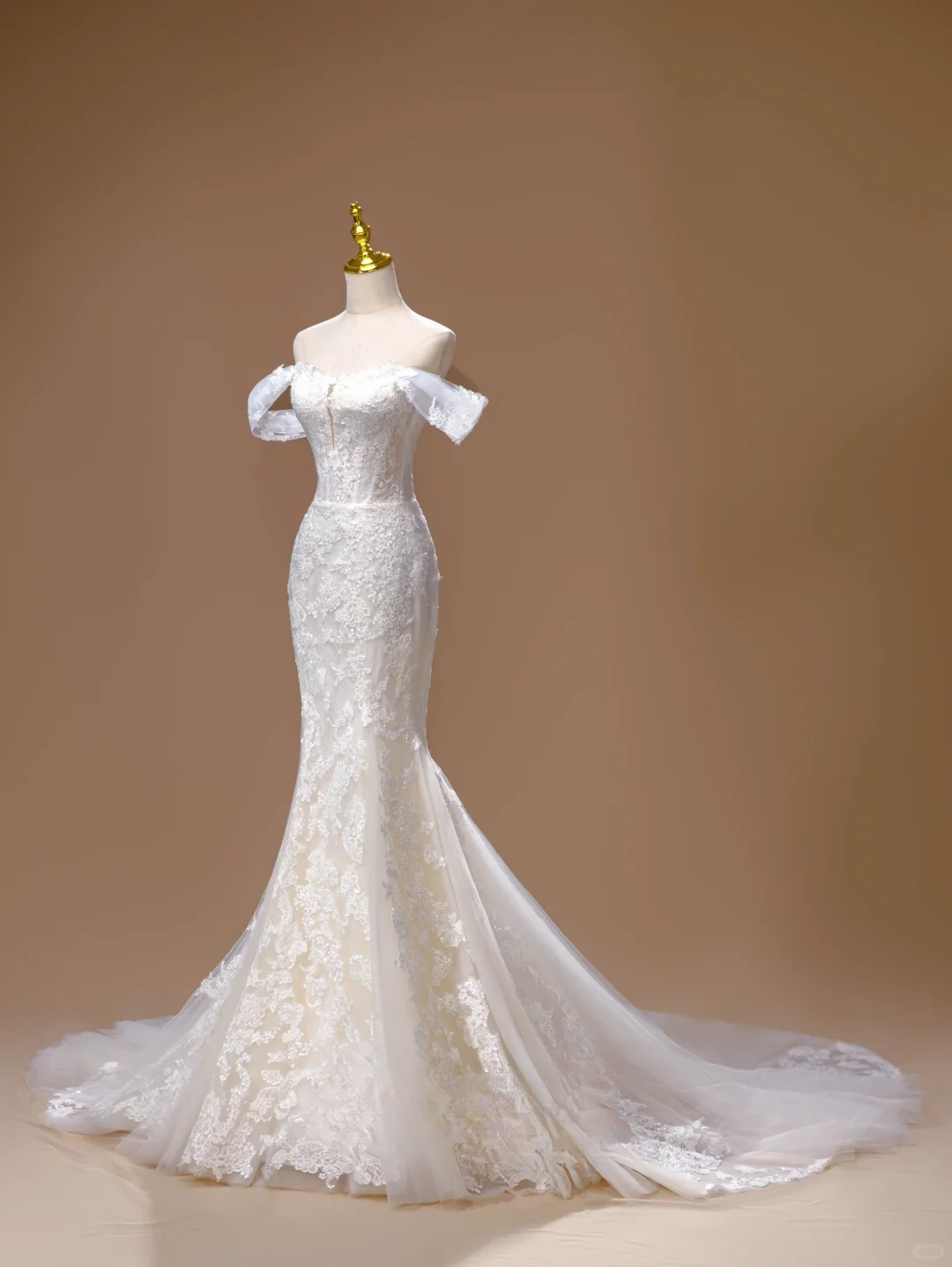 Verträumtes Meerjungfrau-Brautkleid mit schulterfreier Spitze und Applikationen, langes Brautkleid, wunderschöne formelle Brautkleider mit kurzen Ärmeln, DH2817